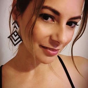 Meet your Posher, Ljean